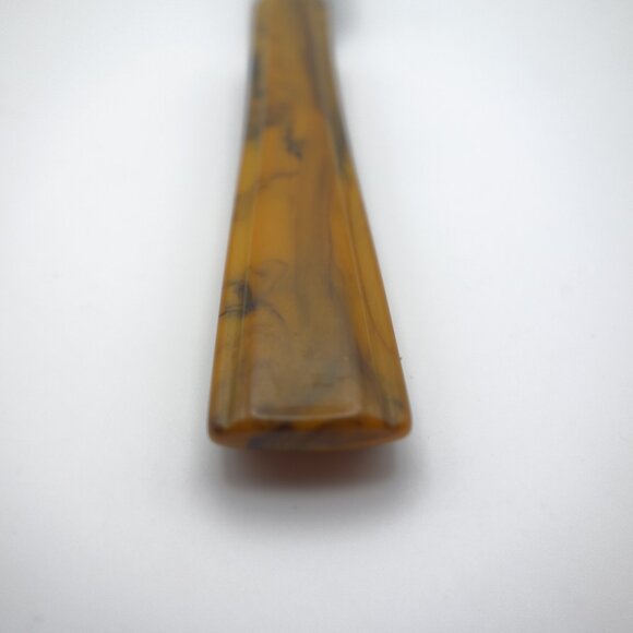 Set of Six(6) Deluxe Tablemates Made by Craftsmen Faux Bone Handle Butter Knives - Picture 9 of 13